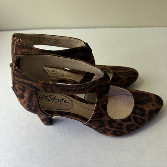 Life Stride Women's Brown Leopard Heels - Picture 3 of 5